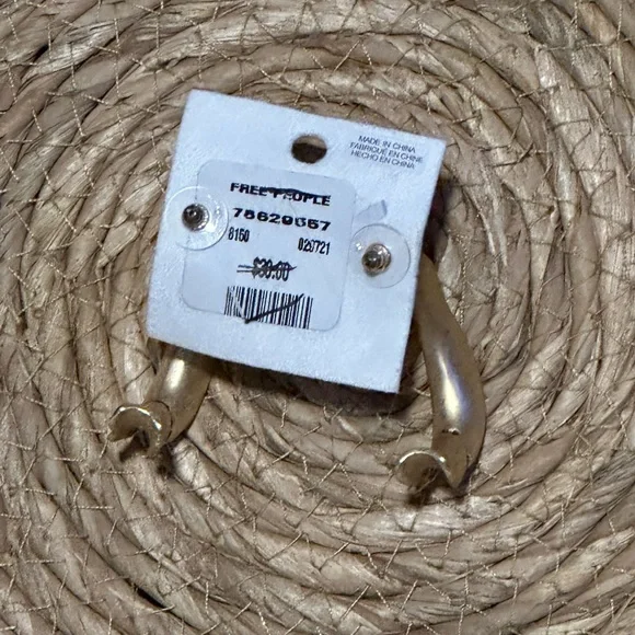 Free People gold hoop earrings - Picture 4 of 5